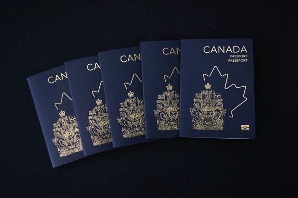 加拿大新护照1.jpg